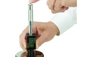 （图3）HT-1000A里氏硬度计 测试过程